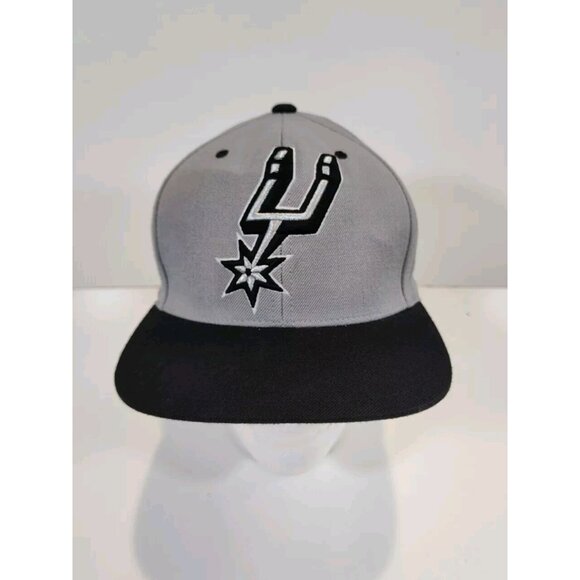 San Antonio Spurs x Mitchell & Ness Snapback Hat Cap Gray Black NBA Embroidered - Picture 1 of 7